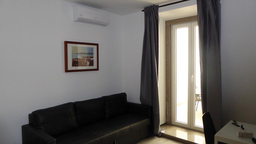 Dobairro Suites At Bairro Alto Lisbona Esterno foto